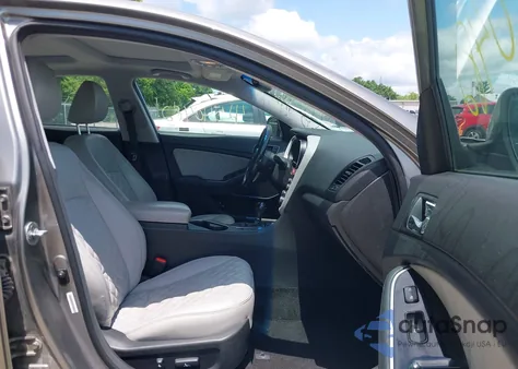 2015 Kia Optima Sxl Turbo z USA, uszkodzony, nr VIN 5XXGR4A66FG424451